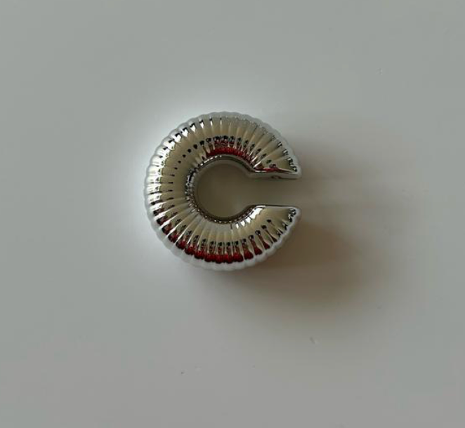 Ear cuff textura